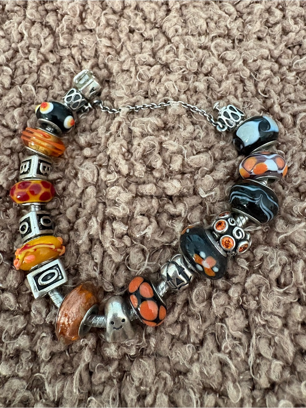 Beautiful vintage Pandora Halloween bracelet with 16 beads.